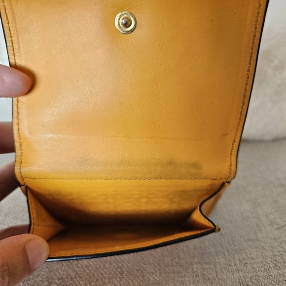 Pre-loved Loewe Tri-fold wallet - Picture 11 of 11